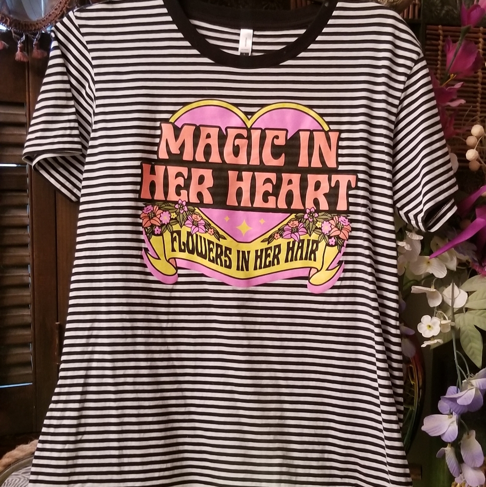 Black and white striped T-shirt size large